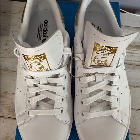 NWT Adidas Stan Smith White with Gold Heel Sneakers Size 6.5 - Picture 3 of 16